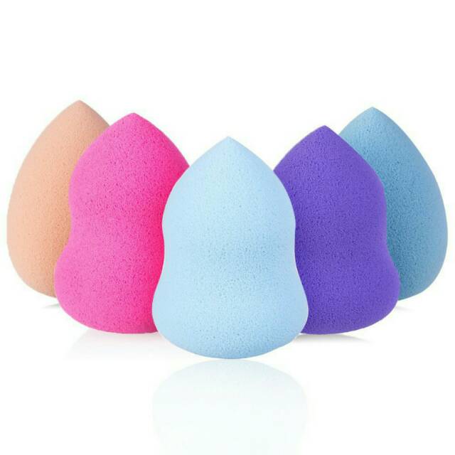 Beauty blenders sponge in different colours