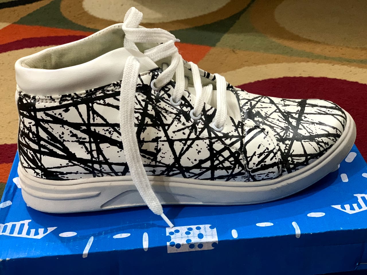 Black Pattern White Mesh Long Shoes