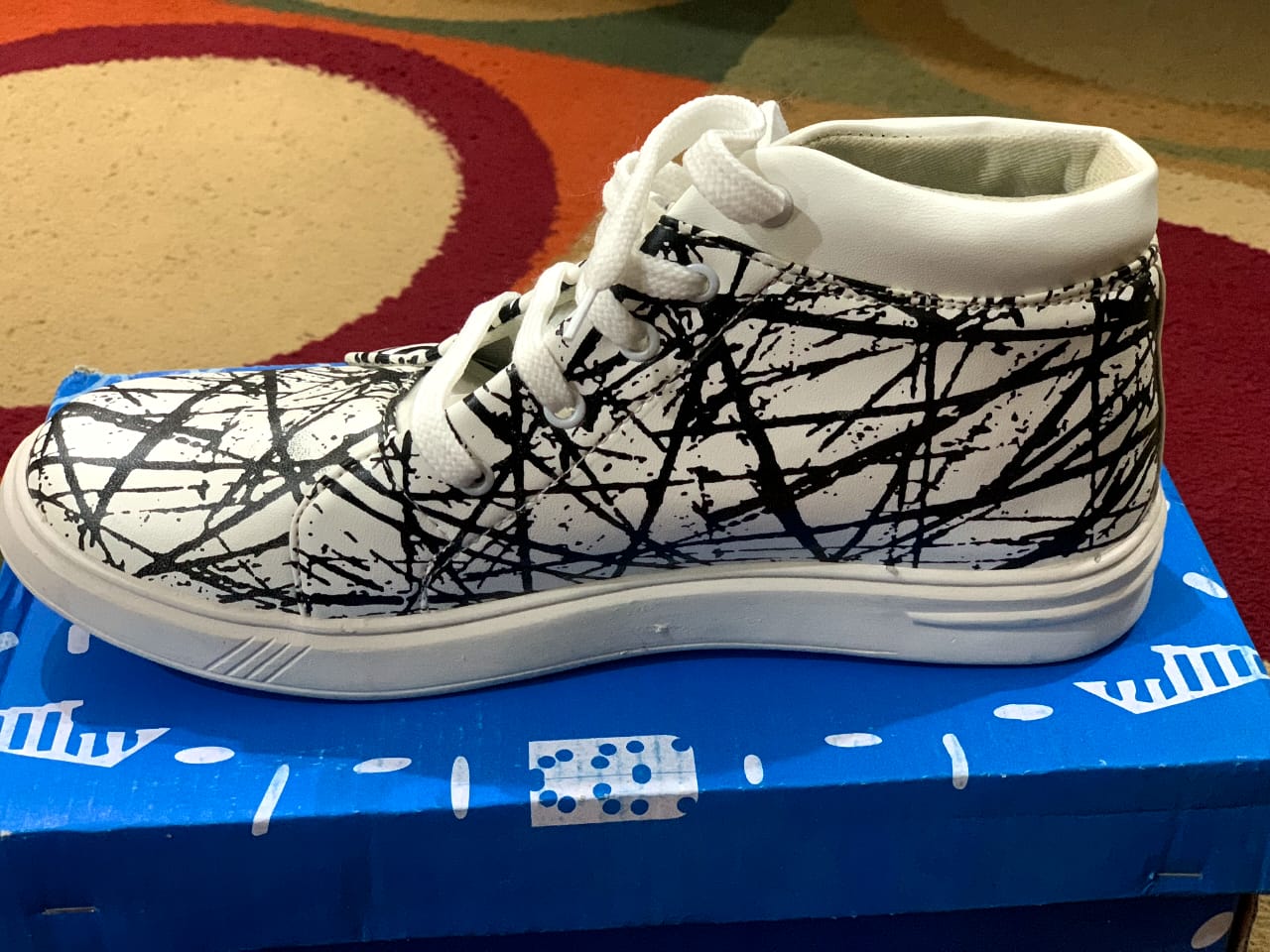 Black Pattern White Mesh Long Shoes